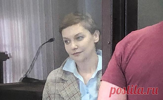 Заслуженную артистку России приговорили к 6,5 годам за наркотики. Первомайский районный суд Пензы приговорил к 6,5 годам колонии заслуженную артистку России Рамилю Искандер (Хисамова) по делу о покушении на сбыт наркотиков.