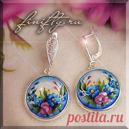 Серьги Волшебство.
Ростовская финифть (горячая художественная эмаль).
Двойное серебрение.
Описание и цены по https://finifty.ru/catalog/sergi-cat/1-14
Подписывайтесь на наш канал https://t.me/finifty в Telegram 
и Вы первые узнаете о наших новинках.

#нашафинифть #серьги #эмаль #финифть