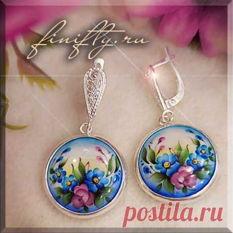 Серьги Волшебство.
Ростовская финифть (горячая художественная эмаль).
Двойное серебрение.
Описание и цены по https://finifty.ru/catalog/sergi-cat/1-14
Подписывайтесь на наш канал https://t.me/finifty в Telegram
и Вы первые узнаете о наших новинках.
#нашафинифть #серьги #эмаль #финифть