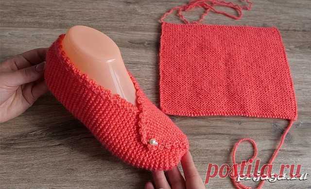 Тапочки спицами из прямоугольника
Описание: http://prjaga.ru/vyazanie-dlya-zhenshchin/noski-tapki/tapochki-spicami-iz-pryamougolnika