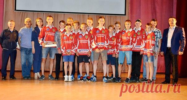 Команда игроков 2002 года рождения (тренер-преподаватель М.И.Шолохов) приняла участие в открытом первенстве Свердловской области и финальных соревнованиях по хоккею с мячом VIII зимней Спартакиады учащихся России, где составила костяк сборной Свердловской области. А лучшего результата ребята добились на первенстве России по хоккею с мячом среди юношей 2002 года рождения, став бронзовыми призёрами. По результатам выступления в первенстве России обучающимся присвоен II спортивный разряд.