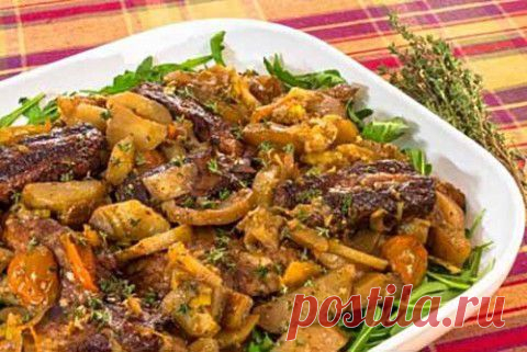 Запеченные свиные ребрышки с овощами в духовке | Домашняя кулинария