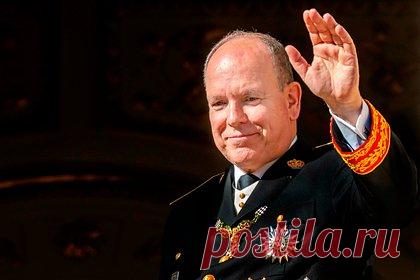 Опальный казначей рассказал о тайных любовницах и внебрачных детях князя Монако. Французская пресса опубликовала выдержки из записей опального казначея князя Монако — 67-летнего Клода Пальмеро, который 20 лет управлял имуществом королевского дома и выполнял секретные поручения монарха. В них разоблачаются махинации Альбера и неофициальные расходы на княгиню, любовниц и внебрачных детей.