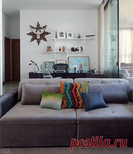 2 одинаковые квартиры с разным дизайном 

 
 

Знакомо ли вам такое чувство: собираясь делать ремонт в своей новой квартире, вы испытываете жгучее желание узнать, как это сделали соседи, особенно те, кто имеет сходную планировку? А как насчет того, чтобы рассмотреть аналогичную ситуацию в нашей галерее? Сегодня у вас появится такая возможность!