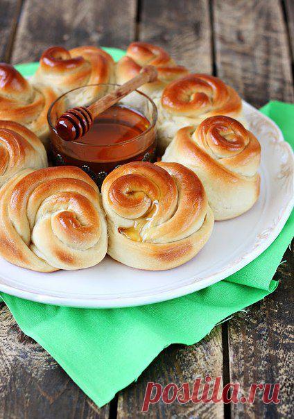 Медовая хала "Корона роз"