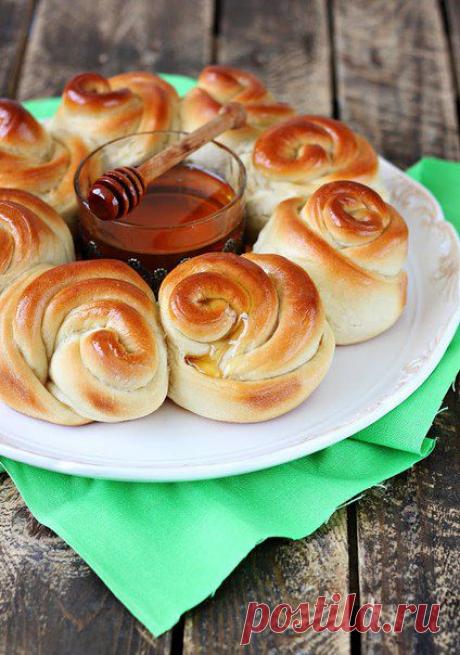 Медовая хала &quot;Корона роз&quot;