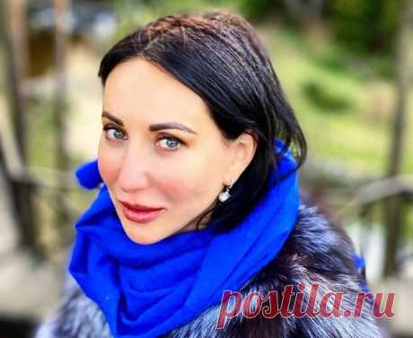 Молодая Алика Смехова с отцом: актриса умилила фанатов архивным фото
