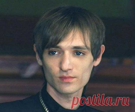Александр Шепс: биография экстрасенса. Детские и юношеские годы биографии Александра Шепса, участие в шоу «Битва экстрасенсов». Личная жизнь и отношения с Мэрилин Керро, интересные факты. Александр Шепс является отечественным практикующим экстрасенсом, победителем 14 сезона телешоу под названием «Битва экстрасенсов». Как заявляют фанаты таланта Шепса, медиум может общаться с покинувшими этот мир и поведать подробности о имуществе и его хозяевах, используя для получения инф...