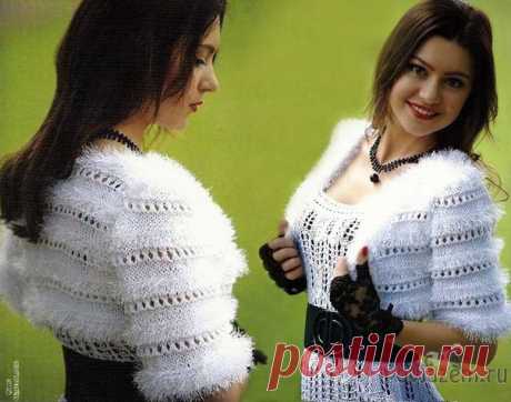 Белое болеро спицами
описание и схема по ссылке: https://povjazem.ru/vyazanie-dlya-zhenshchin/poncho-bo..