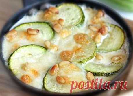 Закуска из кабачков Запеченные кабачки с моцареллой и кедровыми орешками