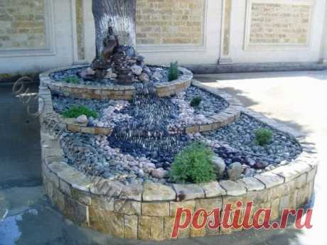 Flowerbeds from pebbles