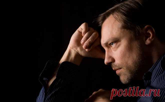 Отец хочет выгнать мать на улицу. Я сам мужик и понимаю, да можно влюбиться в другую. Но так относиться к бывшей нельзя