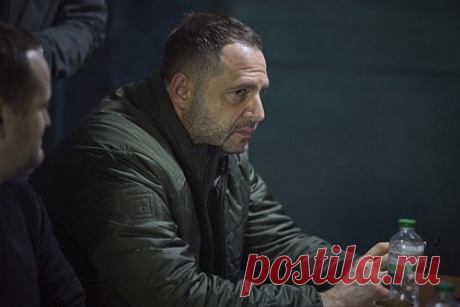 «Большой риск потерпеть поражение» В офисе Зеленского признали, что Украина может проиграть в конфликте без помощи США. Глава офиса президента Украины Владимира Зеленского Андрей Ермак признал, что Украина рискует потерпеть поражение в конфликте, если Конгресс США не одобрит продолжение помощи Киеву. Politico со ссылкой на неназванного советника украинского лидера писало, что после декабря денег у республики не будет, она «на мели».