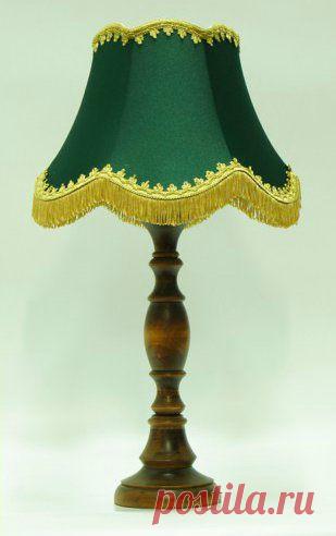 Деревянная классическая настольная лампа с абажуром из зеленой ткани