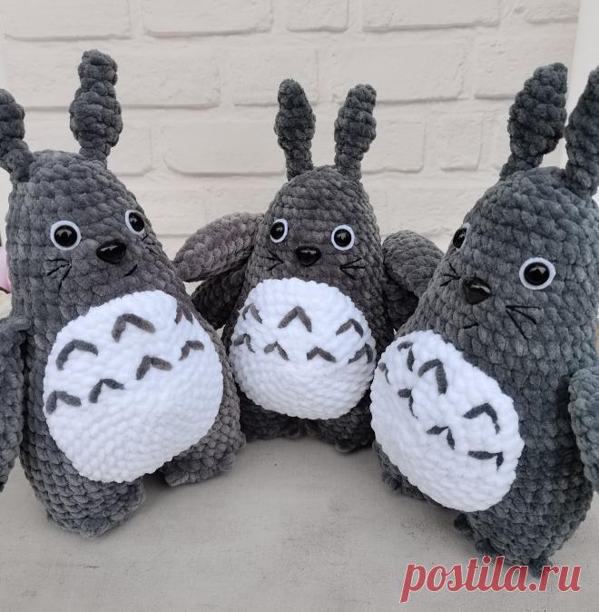 PDF Тоторо крючком. FREE crochet pattern; Аmigurumi toy patterns. Амигуруми схемы и описания на русском. Вязаные игрушки и поделки своими руками #amimore - плюшевый Тоторо из аниме "Мой сосед Тоторо", большой Тоторо из плюшевой пряжи.
