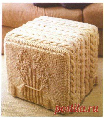 Вязаный чехол для пуфика .