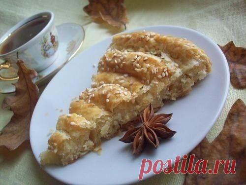 Как приготовить слоеный пирог с сыром - рецепт, ингридиенты и фотографии