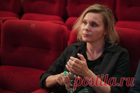 Бородин назвал алкоголиком уехавшую из России звезду «Ольги» Троянову. Глава Федерального проекта по безопасности и борьбе с коррупцией (ФПБК) Виталий Бородин заявил о том, что российская актриса и звезда сериала «Ольга» Яна Троянова спилась после переезда из России. Общественник назвал артистку алкоголиком, а также заявил, что Троянова продолжает давать интервью за 100 долларов.