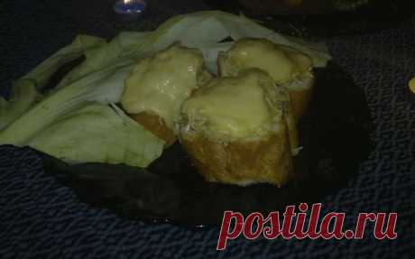 Закуска из багета с грибами  на скорую руку. Вкуснятина Нажмите на фото, чтобы увеличить
Нам пригодятся:

длииинный багет


любые грибы
репчатый лучок 
сметанка
твердый сыр
листья салата или капусты для подачи

Режем хрустящий багет на «столбики» 4-5 см, у…