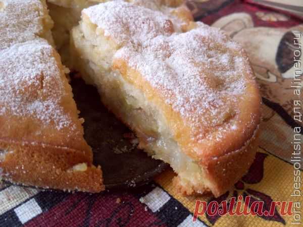 👌 Шарлотка без яиц и молока вкуснейшая постная выпечка, рецепты с фото Я сама не верила, что шарлотку – воздушную и пушистую — можно приготовить без единого яйца и других скоромностей. Посему, если у вас день рождения, к вам пришли гости, а на дворе п...