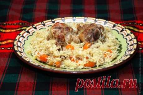 Курица с рисом тушеная с овощами и изюмом
