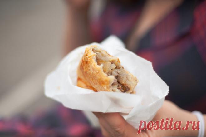 🥟👨🏻‍🍳Чебуреки с мясом: популярное блюдо крымско-татарской кухни | 101 Рецепт | Дзен