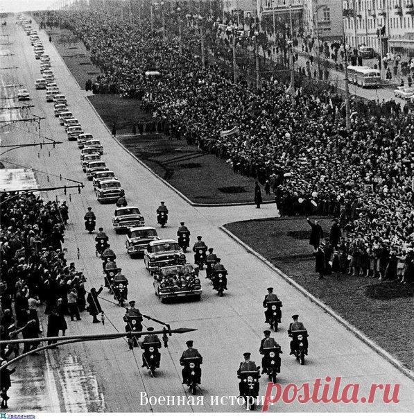 Кортеж первого космонавта Юрия Гагарина / История цивилизаций!