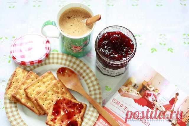 Сервировка стола к завтраку, обеду и ужину