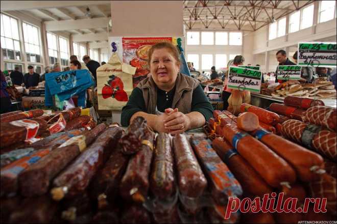 На одесском рынке:
- Скажите, чем вы кормили свою курицу?
- А зачем это вам?
- Я тоже хотела бы так похудеть.
