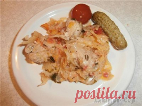 Свинина с белыми грибами и овощами тушёная в глиняном горшочке