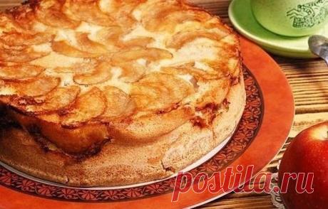 Шарлотка с яблоками