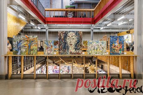 Флакон - это активное, уютное место, расчитанное на молодых, креативных людей. Я очень хотела показать свою живопись активным и талантливым молодым людям и получить от них отзыв о своём творчестве. Для этого и нужно устраивать выставки, чтобы получать обратную связь и чтобы люди увидели картины, над которыми я работала много лет.