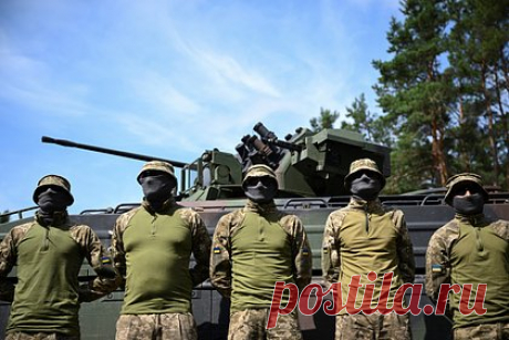 Названо количество оставшихся в резерве ВСУ бойцов. У Вооруженных сил Украины (ВСУ) в боевых резервах осталось 50-70 тысяч солдат, рассказал руководитель Бюро военно-политического анализа Александр Михайлов. «8-10 бригад у ВСУ осталось в резерве. Плюс несколько десятков тысяч человек, которые проходят курсы военной подготовки на Западе», — сказал он.