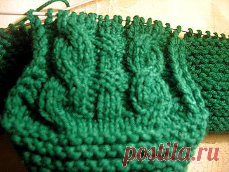 Пинетки для взрослых.
Спицы номер 2, нитки толщиной примерно как спицы. На один 