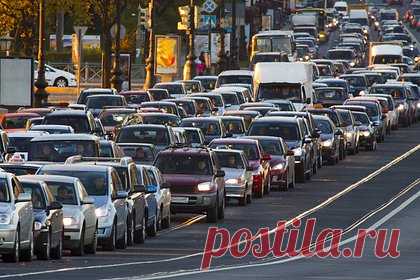 Беспилотные автомобили обвинили в создании пробок. Специалисты Университета штата Северная Каролина (США) рассказали об оптимизации дорожного движения с участием беспилотных автомобилей. Они заявили, что для оптимизации движения также необходимо, чтобы машины постоянно обменивались данными между собой — обычные беспилотники будут создавать пробки и заторы.