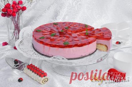 Торт с клубничным муссом и желе