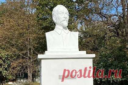 РЦП оскорбилась памятником Дзержинскому в Крыму. В РПЦ посчитали оскорблением установку в Крыму памятника Феликсу Дзержинскому. Протоиерей Леонид Калинин сказал, что монумент скорее всего долго не простоит. «Его снесут местные жители, в ком еще жива память тех страшных событий: десятилетий адских мук, в которые ввергли страну эти "благодетели"», — констатировал он.