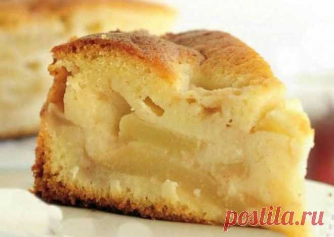Шарлотка на сметане: оригинальные рецепты на любой вкус