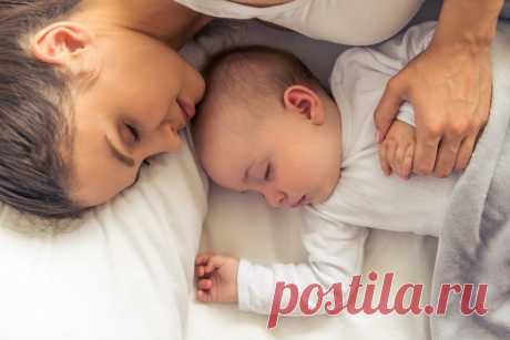 Если бы я раньше знала об этой позе для сна с ребенком... Удобный и безопасный сон с новорожденным | Акушерство.ру | Яндекс Дзен