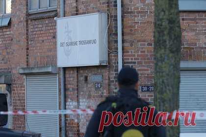 В Дании сожгли Коран. В Дании протестующие перед посольством Ирака в Копенгагене сожгли Коран. Группа протестующих, которая называет себя «Датские патриоты» уже провела аналогичную акцию на прошлой неделе. Тогда МИД Дании отреагировал на сожжение Корана в Копенгагене, осудив прошедшую акцию.