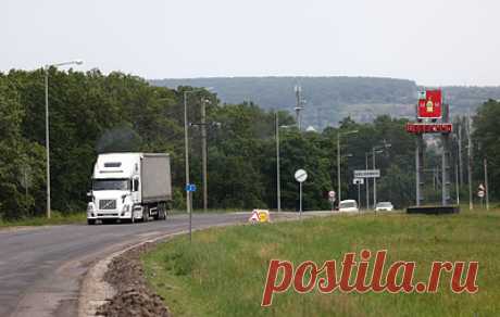 МО РФ показало работу военной полиции по обеспечению правопорядка в Белгородской области. В ведомстве пояснили, что для обеспечения законности и соблюдения правопорядка на улицах, исключения мародерства выставили стационарные посты и патрули