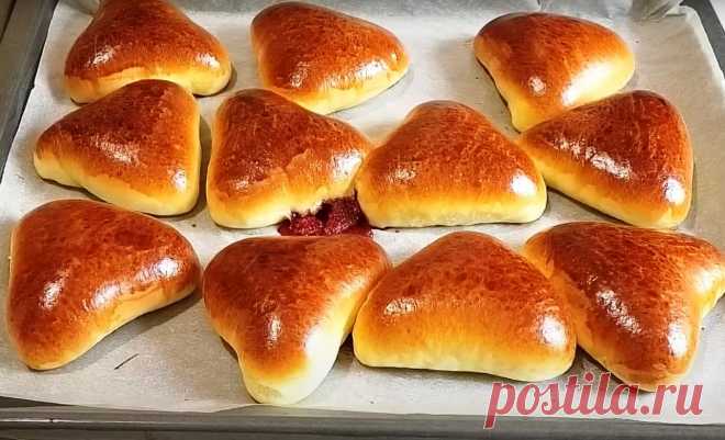Пирожки с клубникой на тесте 