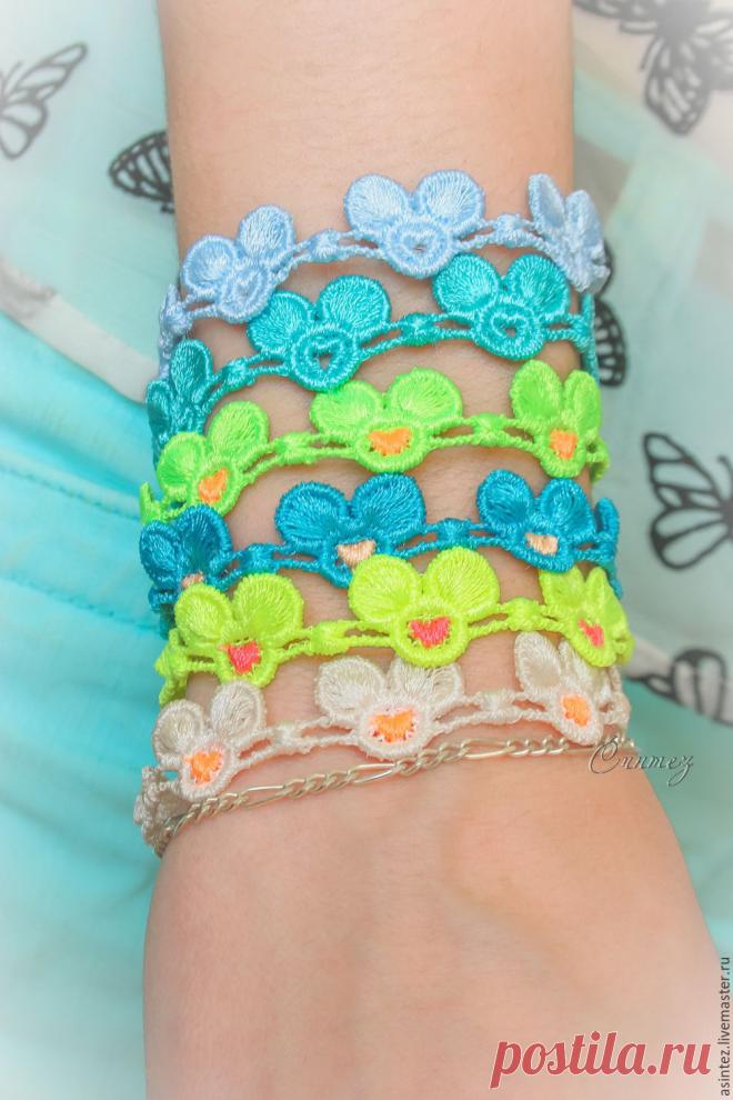 Вышитый кружевной браслет влюбленный Микки – заказать на Ярмарке Мастеров – 7FBIRRU | Браслеты, Москва Заказать Вышитый кружевной браслет влюбленный Микки в интернет-магазине на Ярмарке Мастеров, цена: 300 ₽. Товары ручной работы с доставкой по России и СНГ. ✓Описание, фото ✓Отзывы реальных покупателей