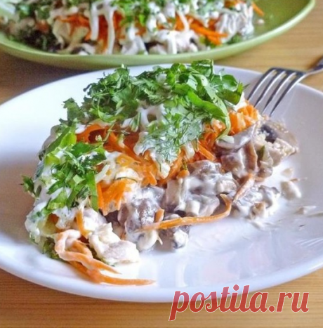 Салат с жареными шампиньонами