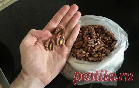 Теперь чищу мешок грецких орехов за 5-7 минут. Рассказываю 2 хитрых способа, ядра остаются целые | Сам сказал - Сам сделал | Яндекс Дзен