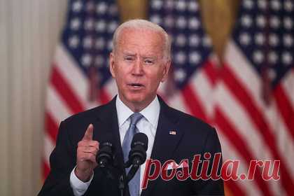 Байдена обвинили в попытке свалить вину за свои ошибки на других. В ходе видеообращения к согражданам относительно ситуации в Афганистане глава США Джо Байден попытался свалить вину за провал миссии международной коалиции в стране на экс-президента Дональда Трампа. Стремительное продвижение «Талибана» застало его врасплох. С таким мнением выступили журналисты газеты The Guardian.