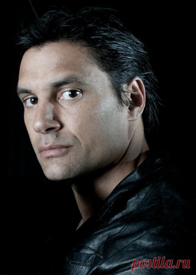 Ману Беннетт