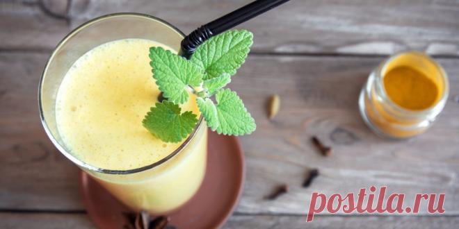 Банановый коктейль от похмелья: рецепт - Лайфхакер Этот освежающий коктейль на основе йогурта может помочь от похмелья на утро после бурной вечеринки. Сохраните рецепт на будущее, он может пригодиться.