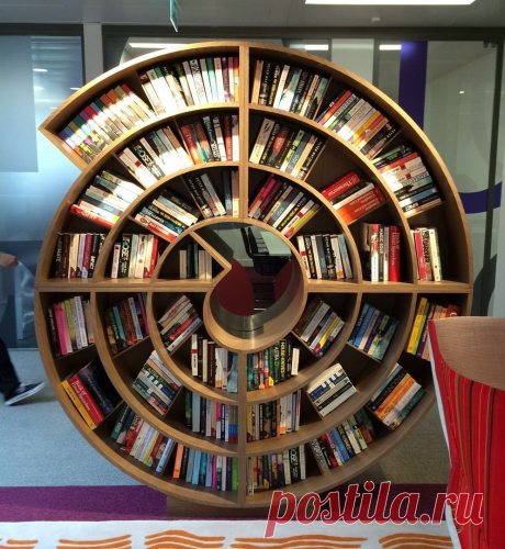Креативный книжный шкаф