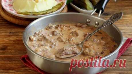 Куриный бефстроганов: рецепт простого и вкусного блюда Куриный бефстроганов – сочное и легкое в приготовлении второе блюдо. Обычно бефстроганов готовят из говядины и долго тушат в соусе из сметаны и ...
